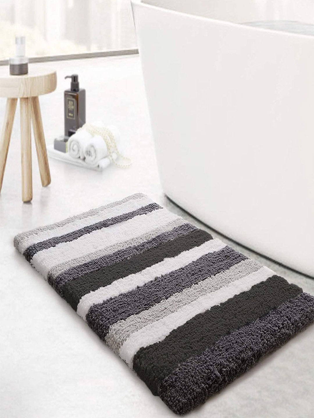 

LUXEHOME INTERNATIONAL Striped 2500GSM Bath Rugs, Grey