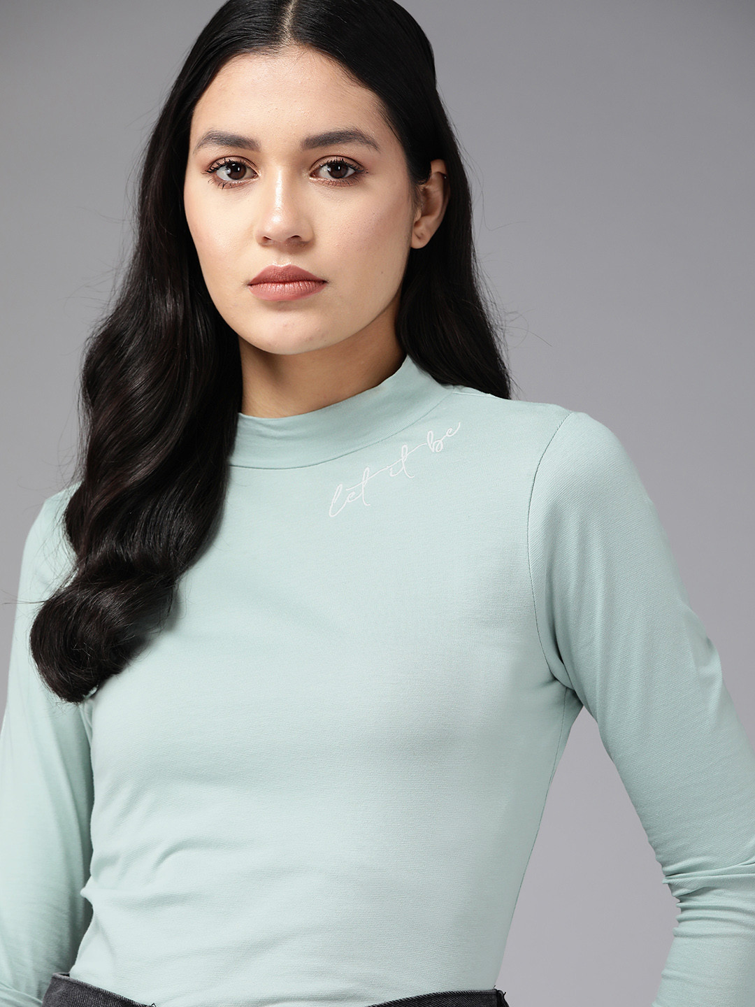

The Roadster Lifestyle Co. Applique Detail High Neck Top, Green
