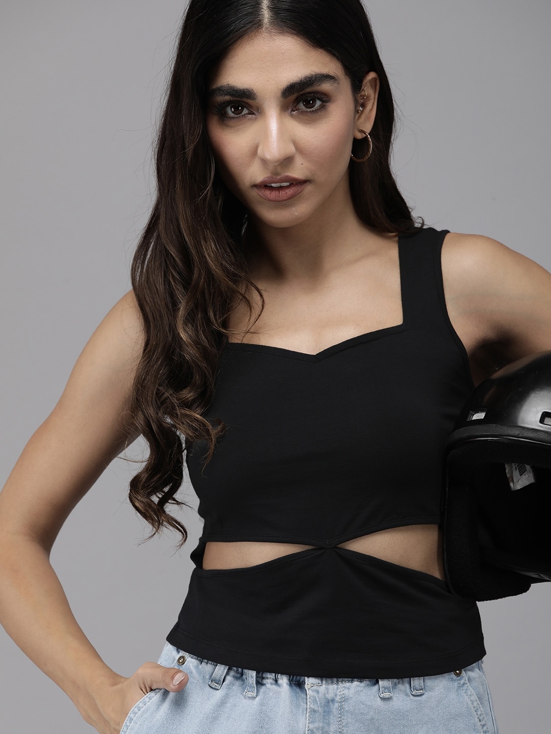 

The Roadster Lifestyle Co. Sweetheart Neck Fitted Top, Black