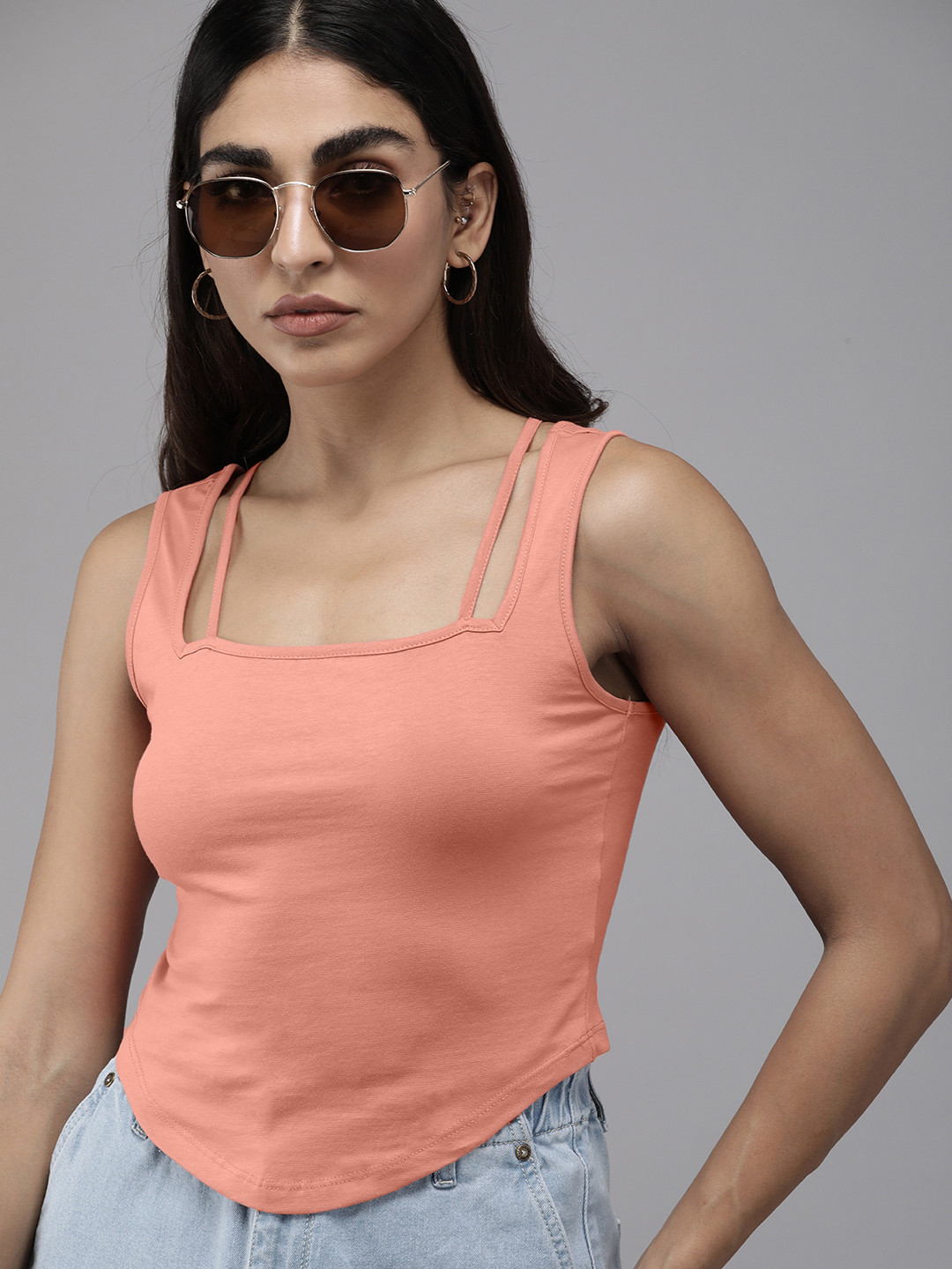 

The Roadster Lifestyle Co. Square Neck Fitted Top, Rose