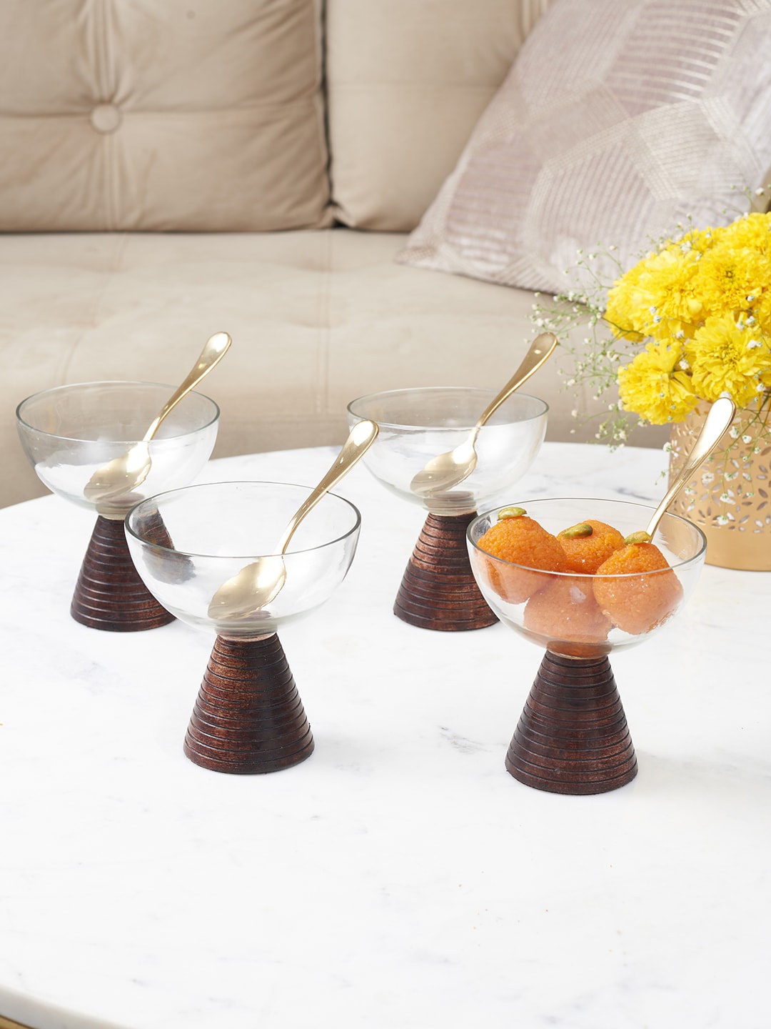

HomeTown Set Of 4 Transparent Dessert Bowl