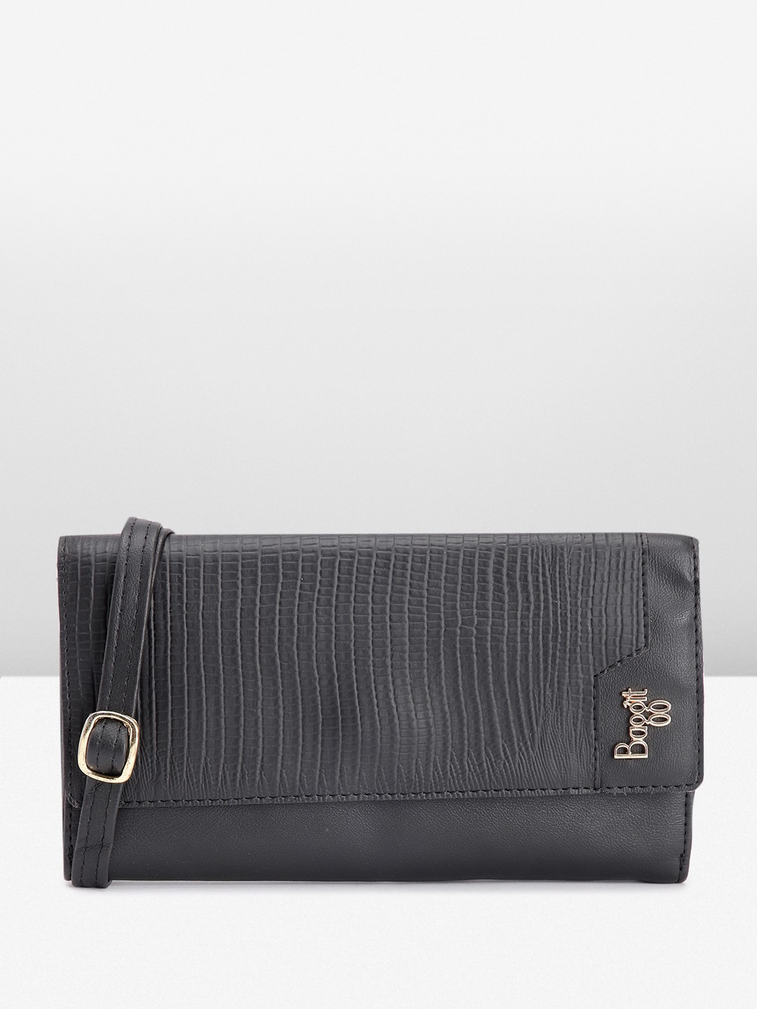 

Baggit Women Abstract Textured Envelope Wallet, Black