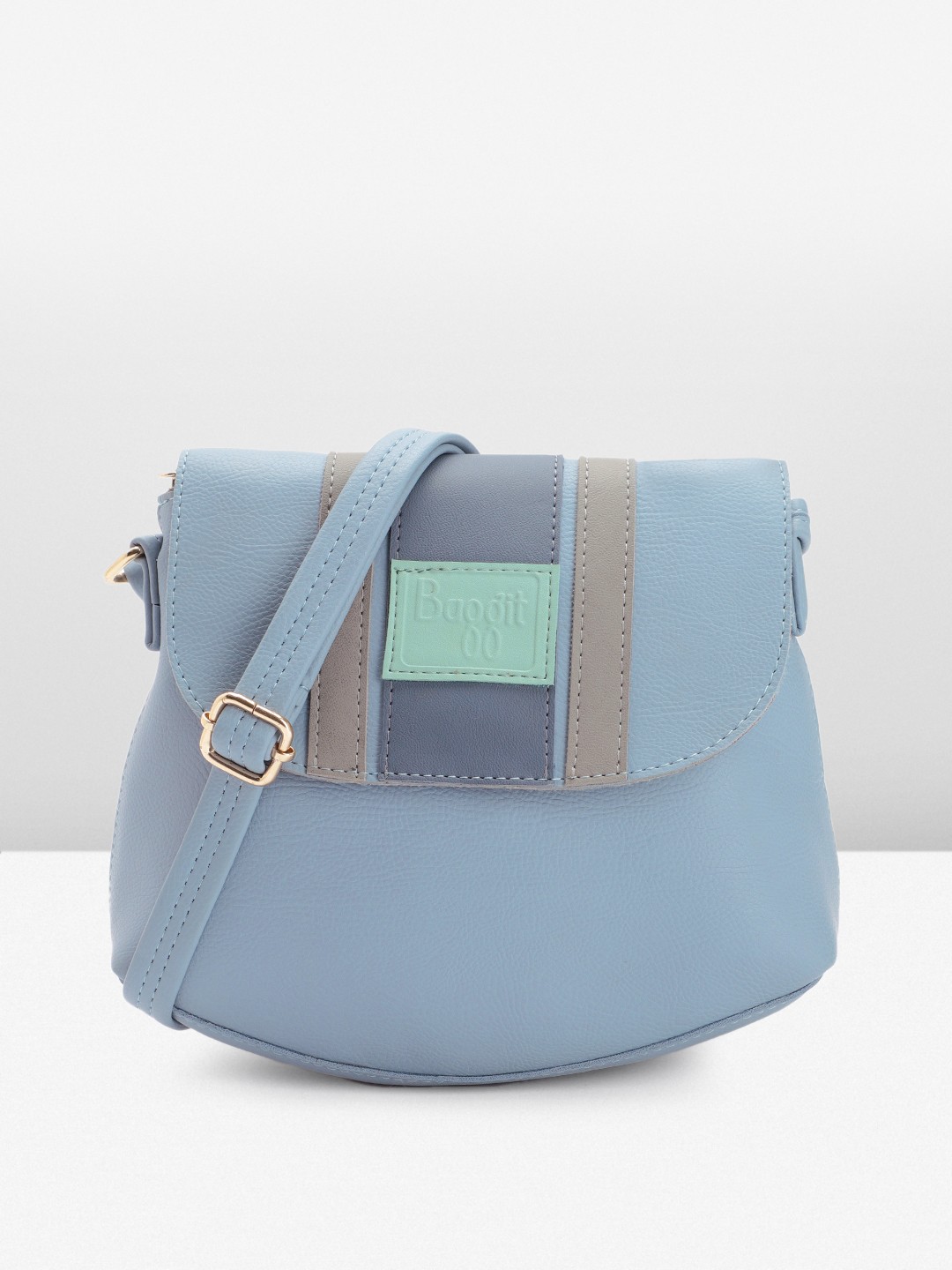 

Baggit Women Solid Sling Bag, Blue