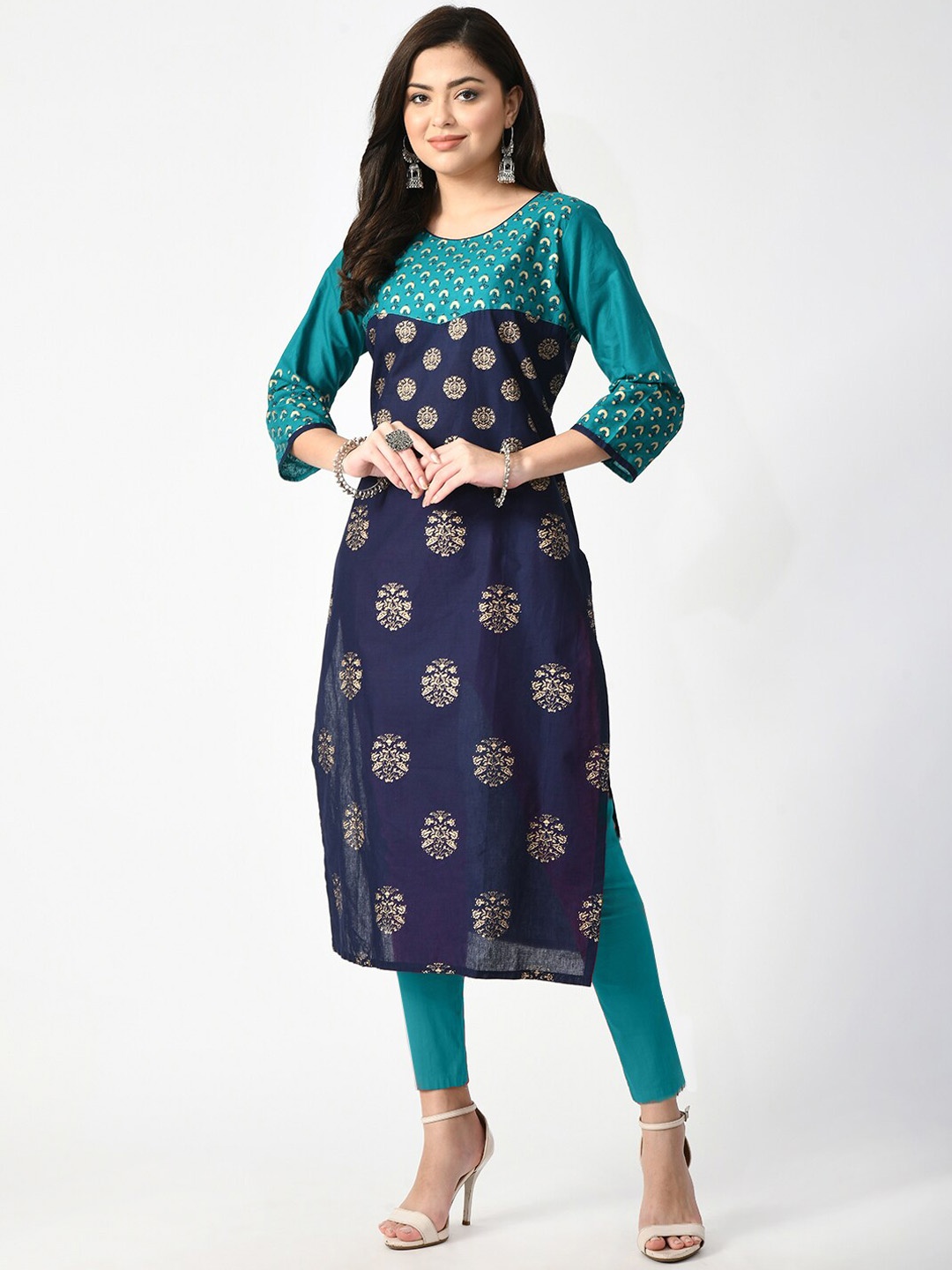 

RIYA Women Navy Blue Ethnic Motifs Printed Straight Cut Kurta