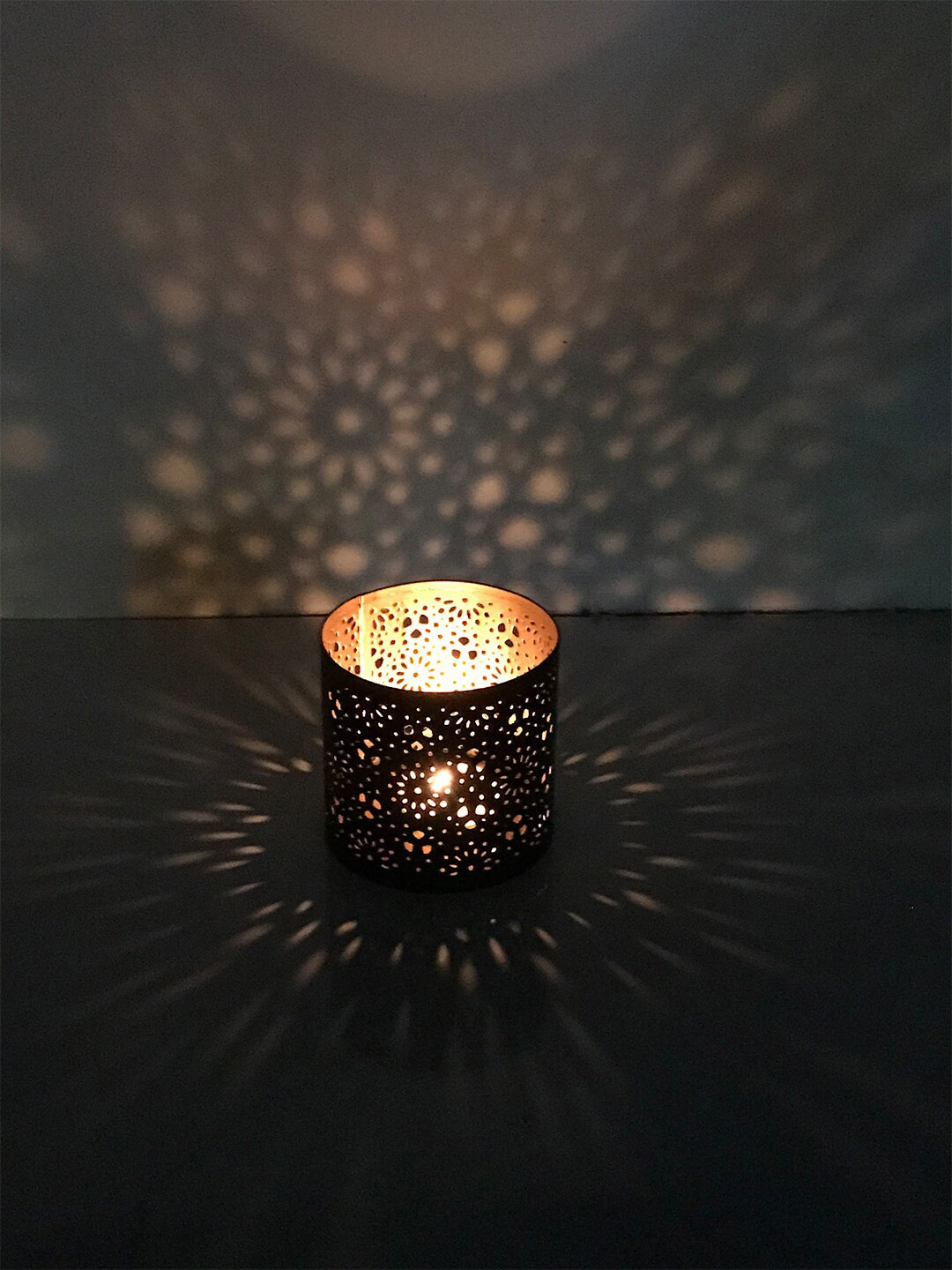 

DULI Set of 2 Textured Floral design Fancy Votive Tealight Holder for Home Decoration, Black