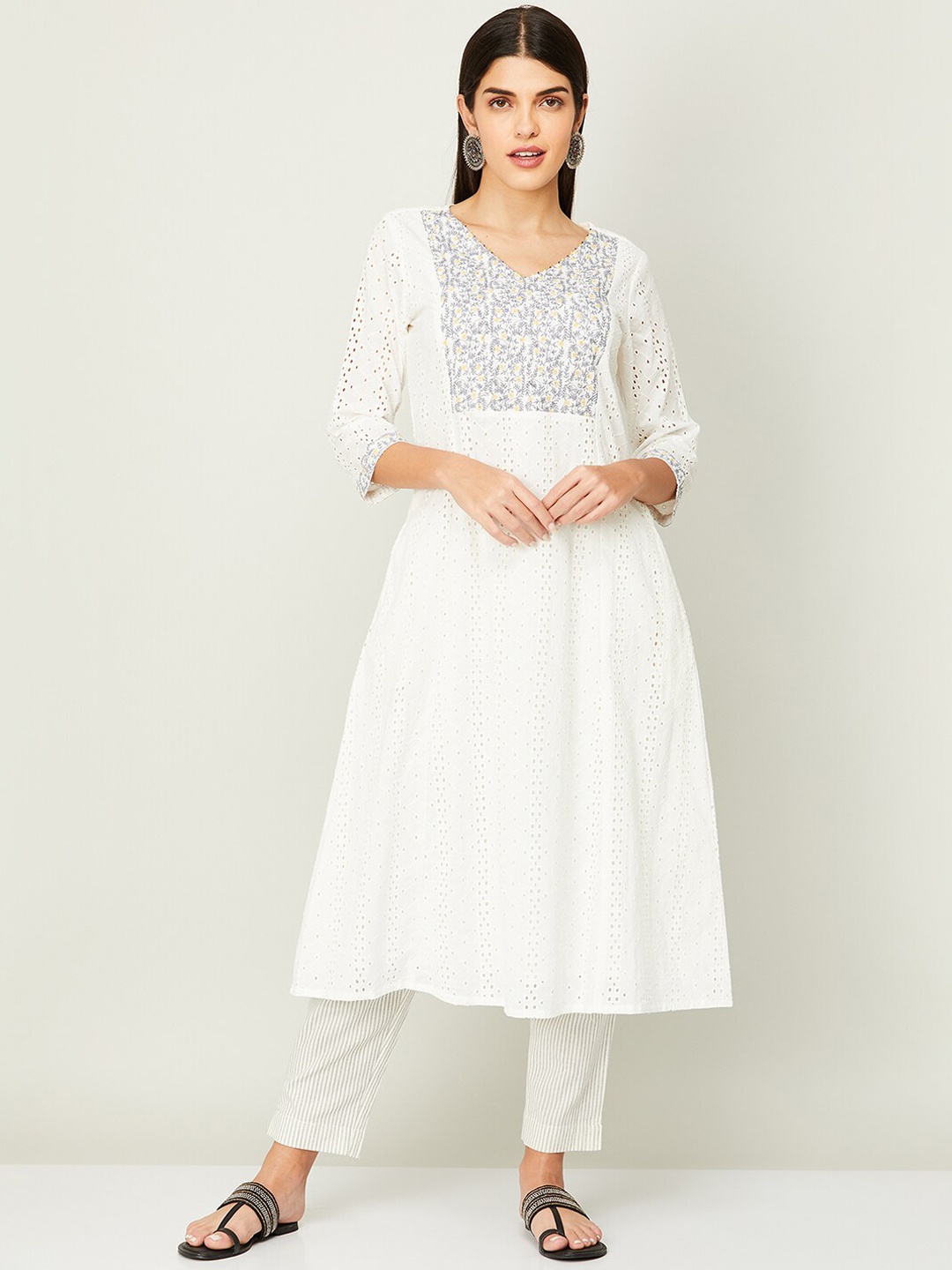 

Melange by Lifestyle Women White Geometric Embroidered Chikankari Anarkali Kurta