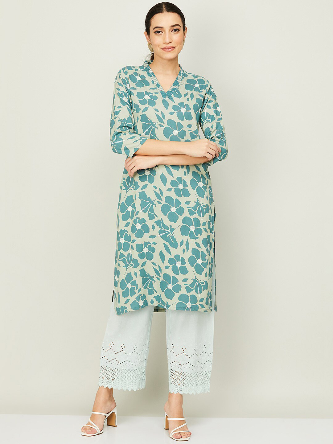 

Melange by Lifestyle Women Beige & Blue Floral Print Straight Kurta