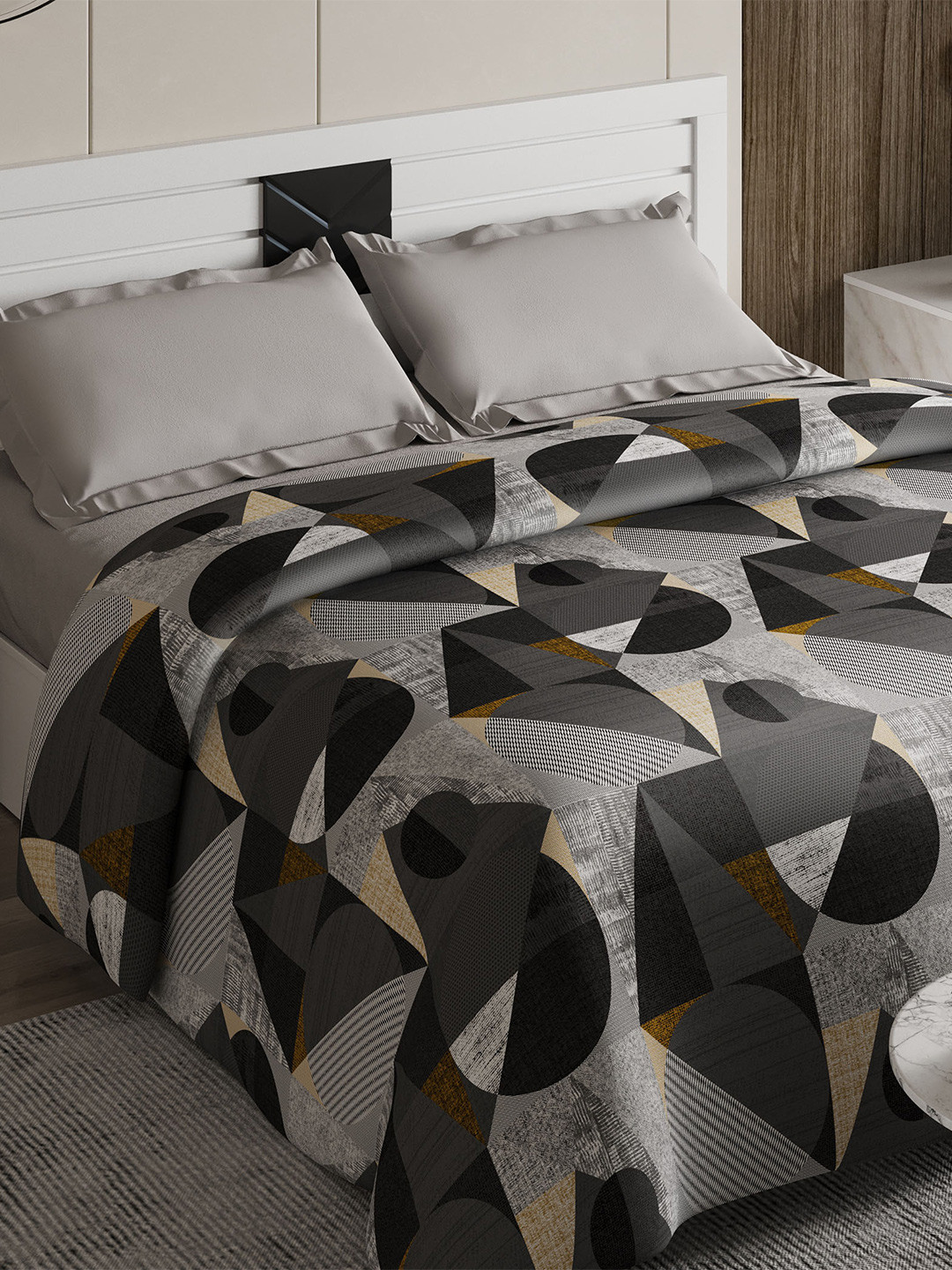 

Home Centre Geometric 210 TC Queen Bedsheet with 2 Pillow Covers, Grey