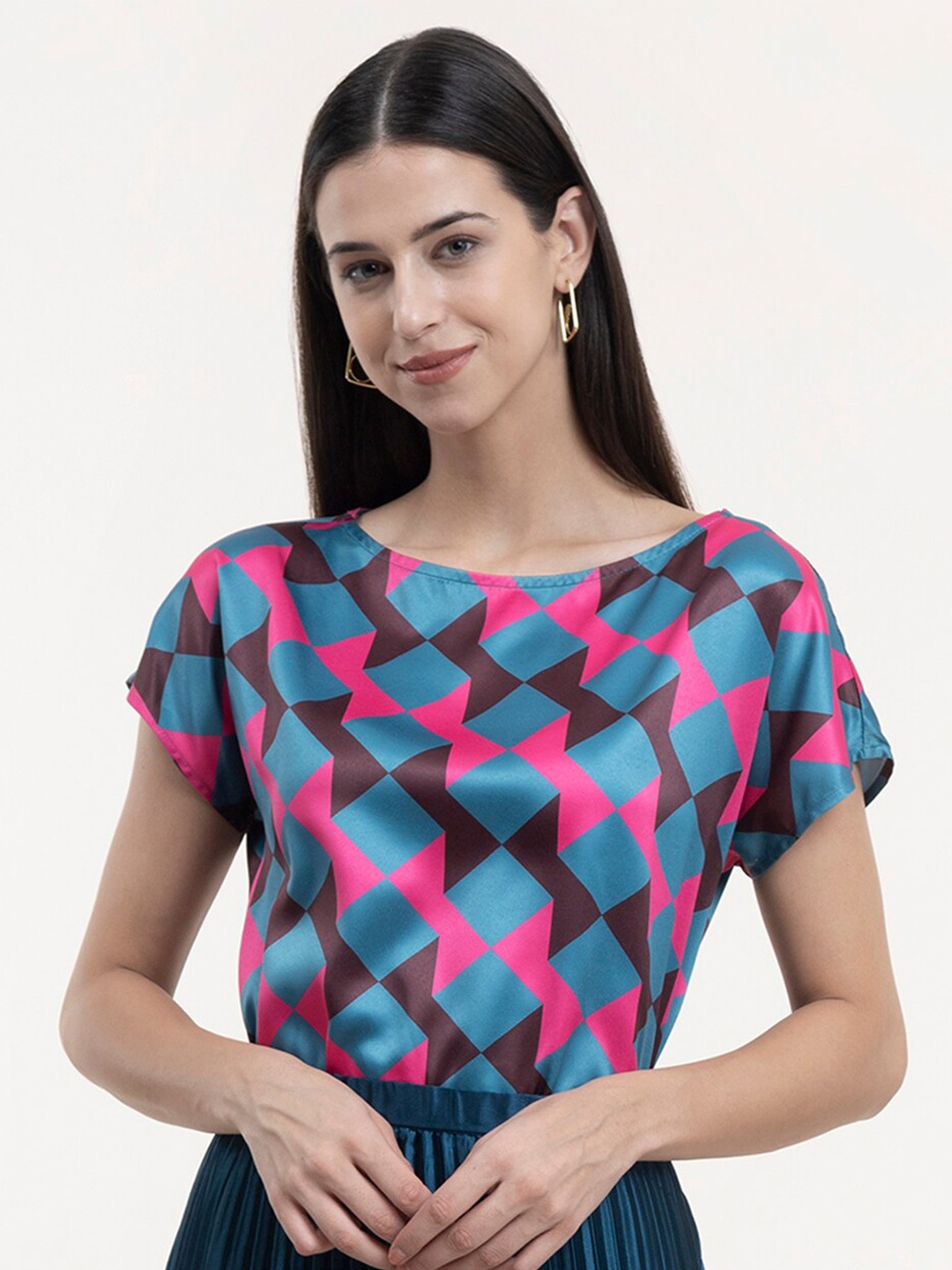 

FableStreet Teal Geometric Print Extended Sleeves Satin Top