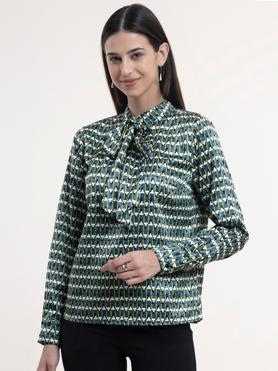 

FableStreet Green Geometric Print Tie-Up Neck Satin Top
