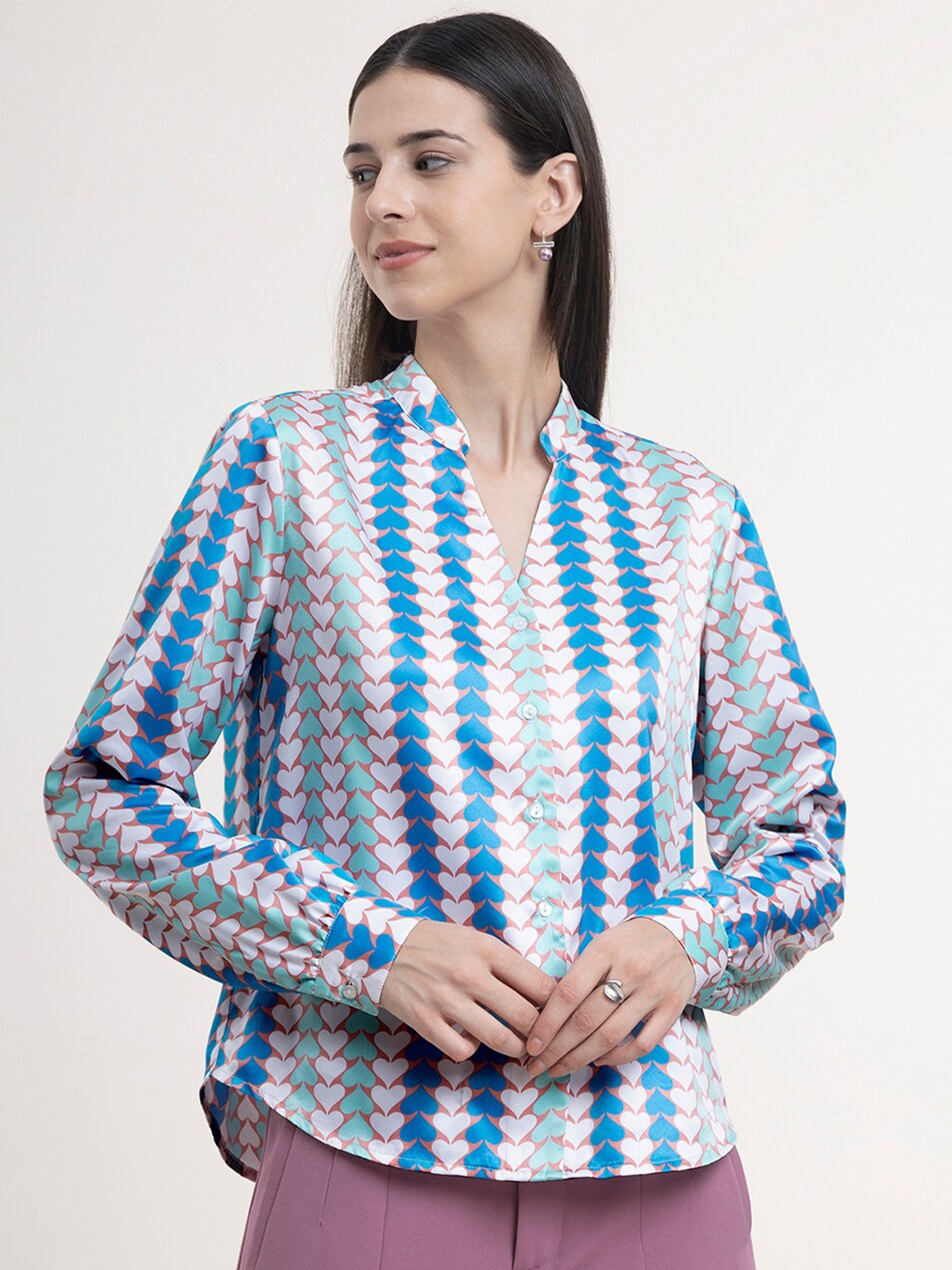 

FableStreet Women White Comfort Printed Casual Shirt