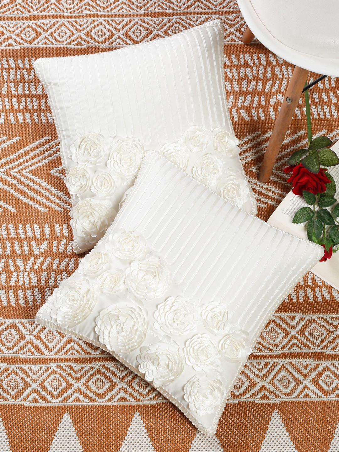 

MULTITEX Set of 2 Floral Velvet Square Cushion Covers, White