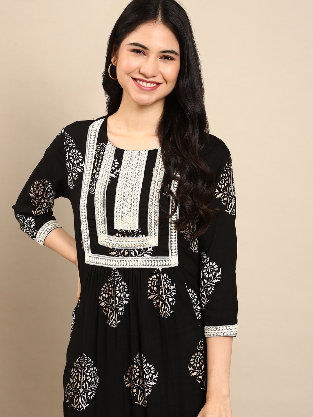 

SHOWOFF Women Black Floral Printed Sequinned Kurta with Palazzos
