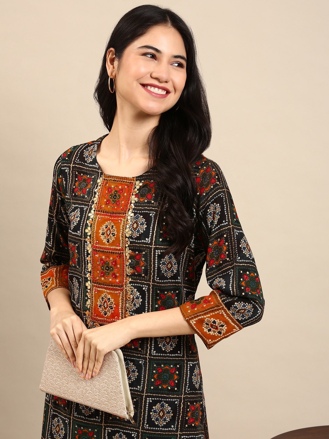 

SHOWOFF Women Grey Bandhani Printed Gotta Patti Kurta with Palazzos