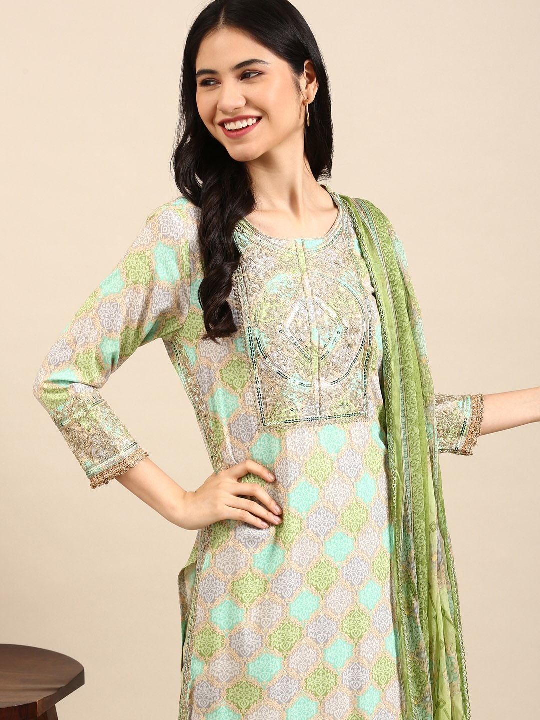 

SHOWOFF Women Green Colourblocked Empire Chanderi Cotton Kurta with Trousers & With Dupatta