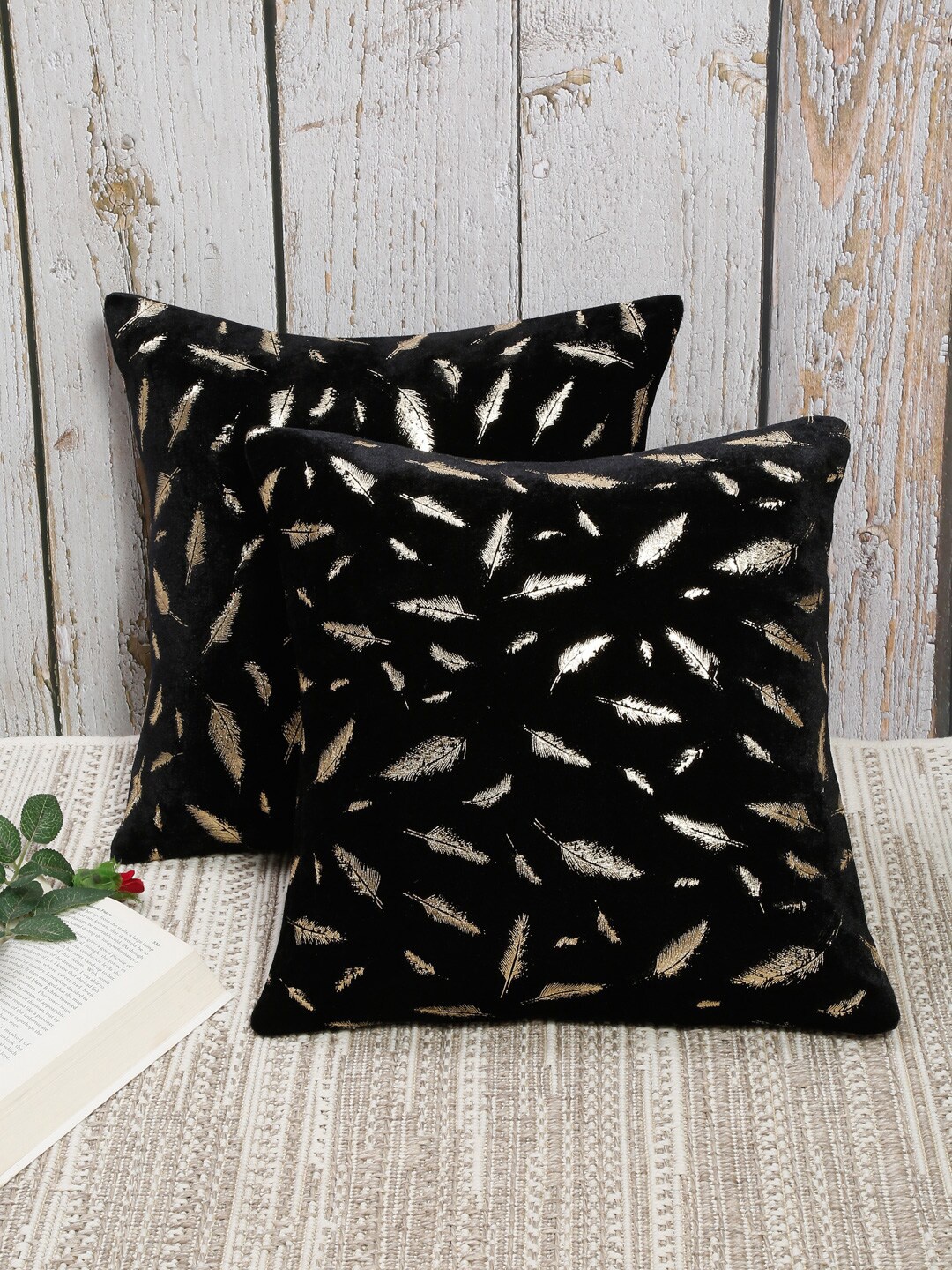 

MULTITEX Black & Gold-Toned Set of 2 Embellished Velvet Square Cushion Covers