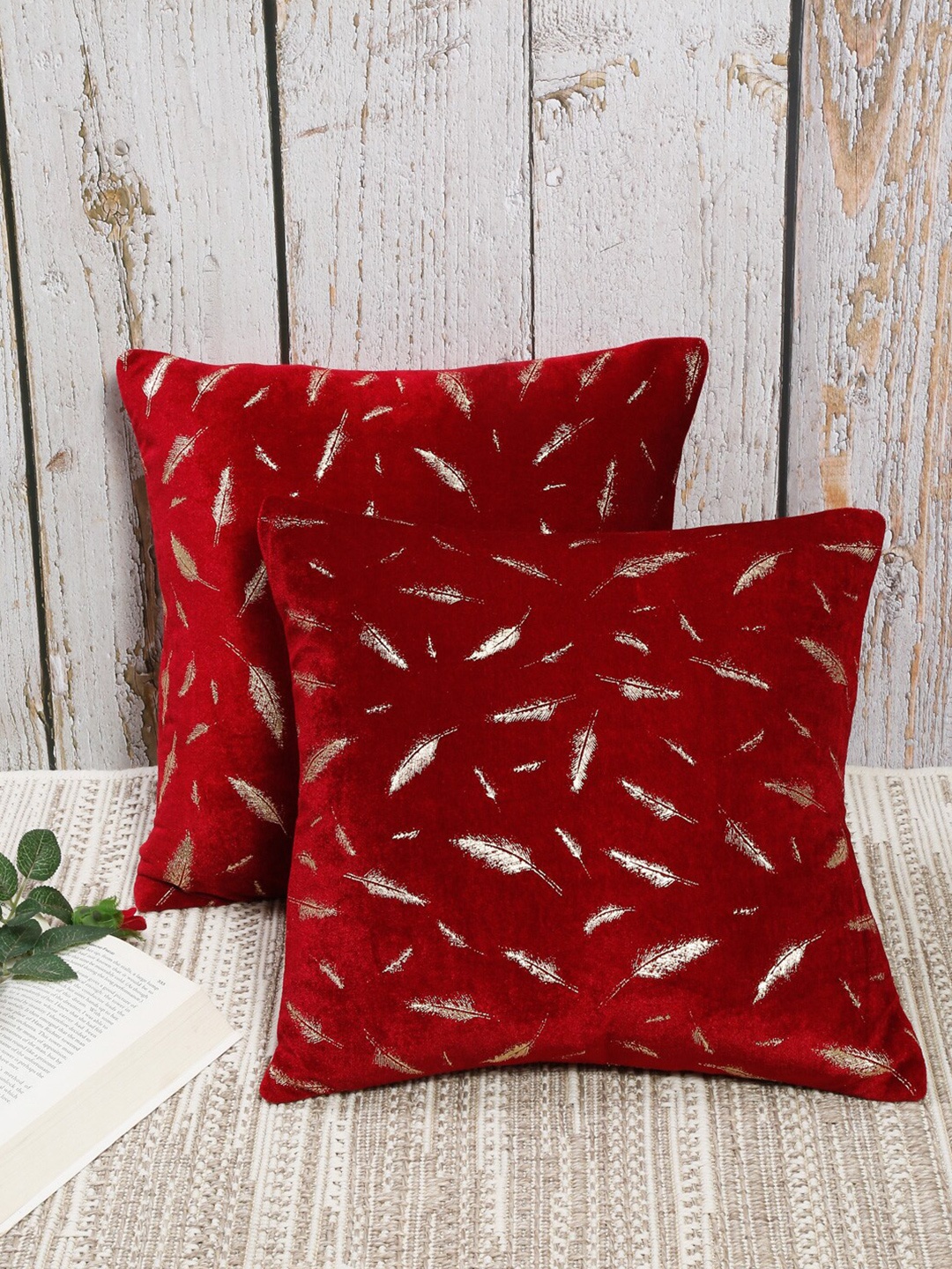 

MULTITEX Maroon & White Set of 2 Embellished Velvet Square Cushion Covers