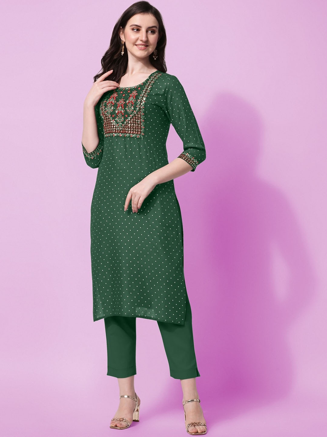 

KALINI Women Green Geometric Embroidered Thread Work Kurta