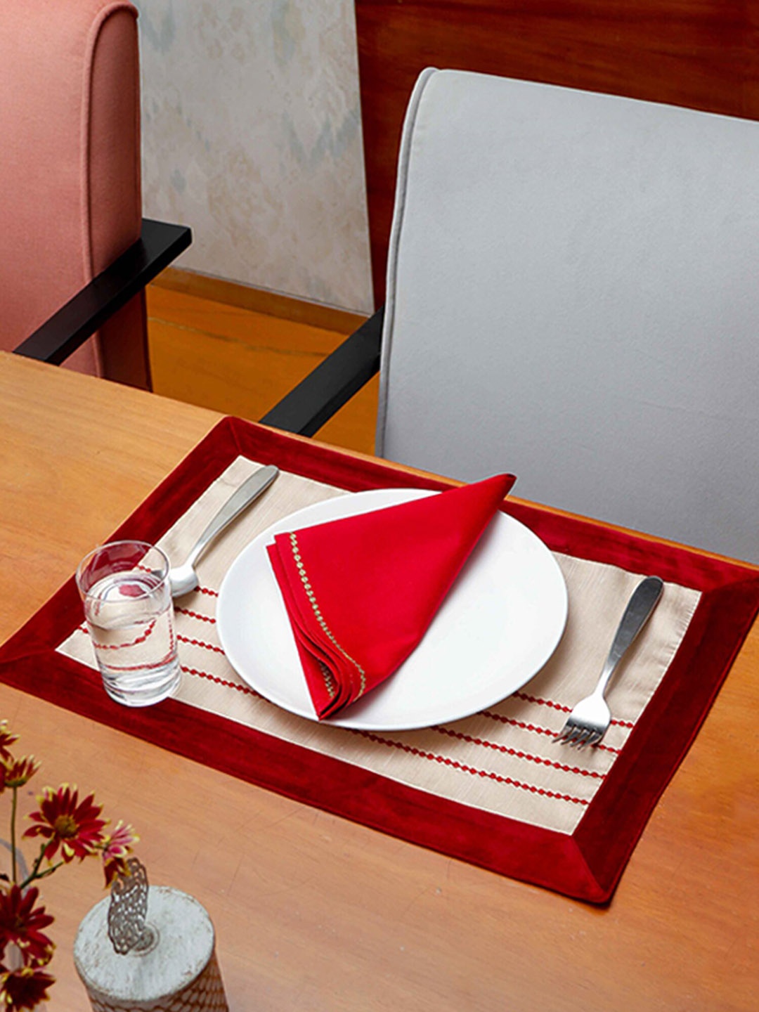 

ZEBA Unisex Cream Red Solid Table Mats and Napkins Placemats