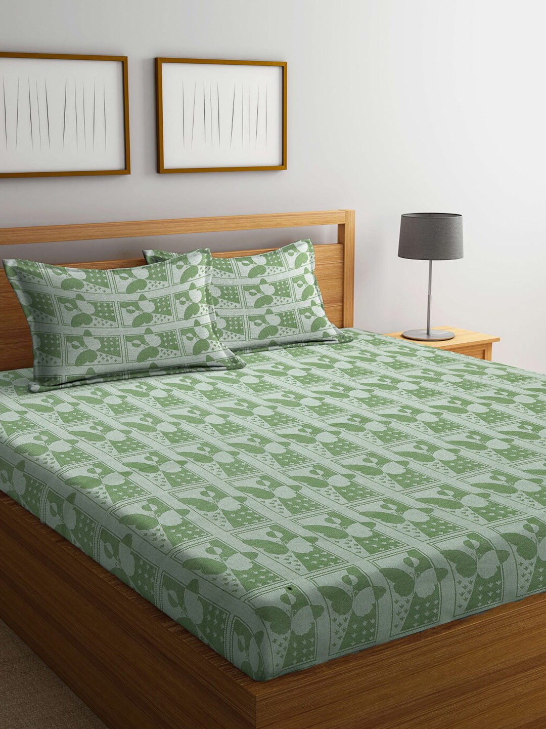 

KLOTTHE 349 TC Pure Cotton Woven Design King Bedsheet with 2 Pillow Covers, Green