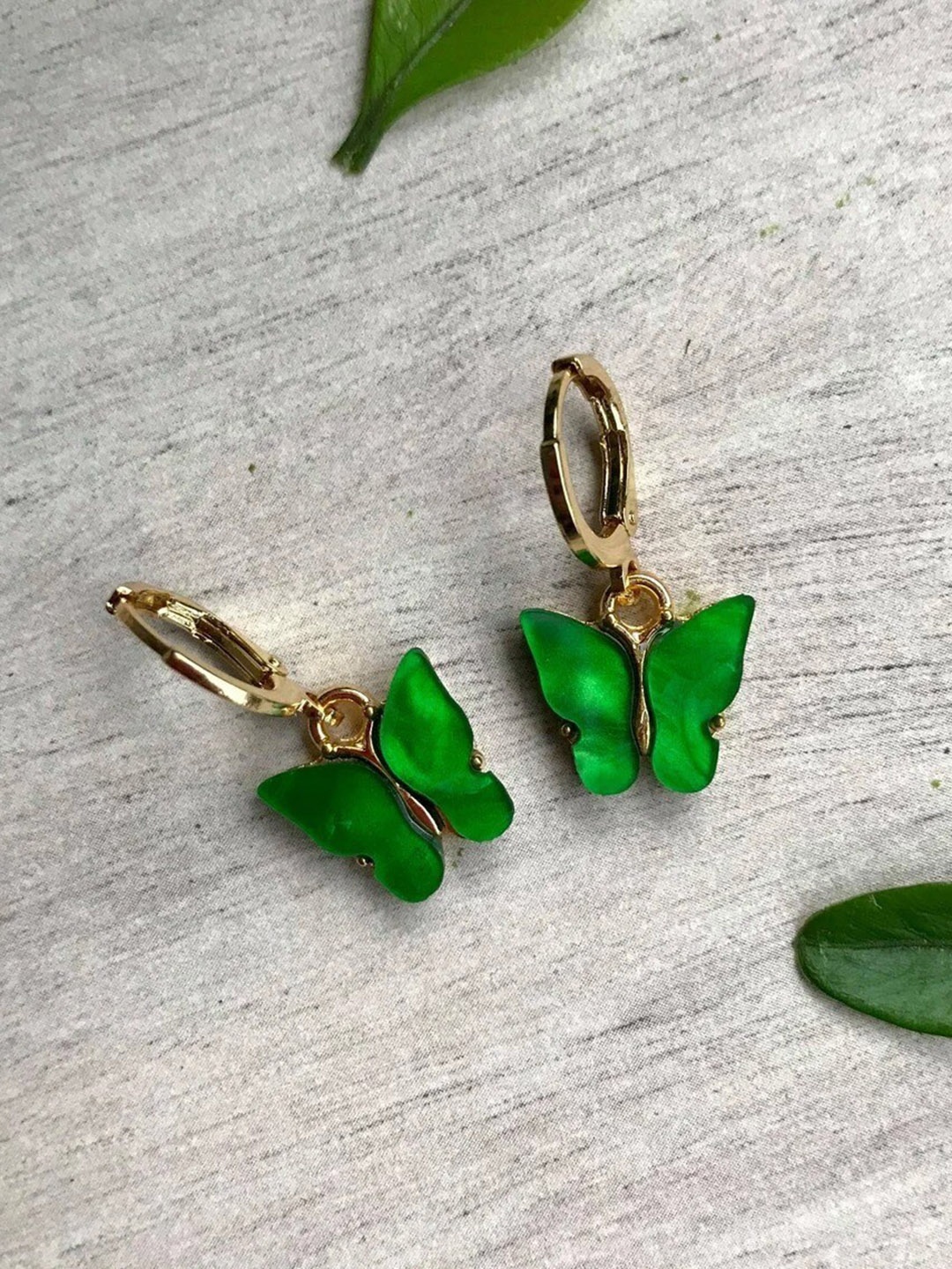 

Pinapes Green Classic Studs Earrings