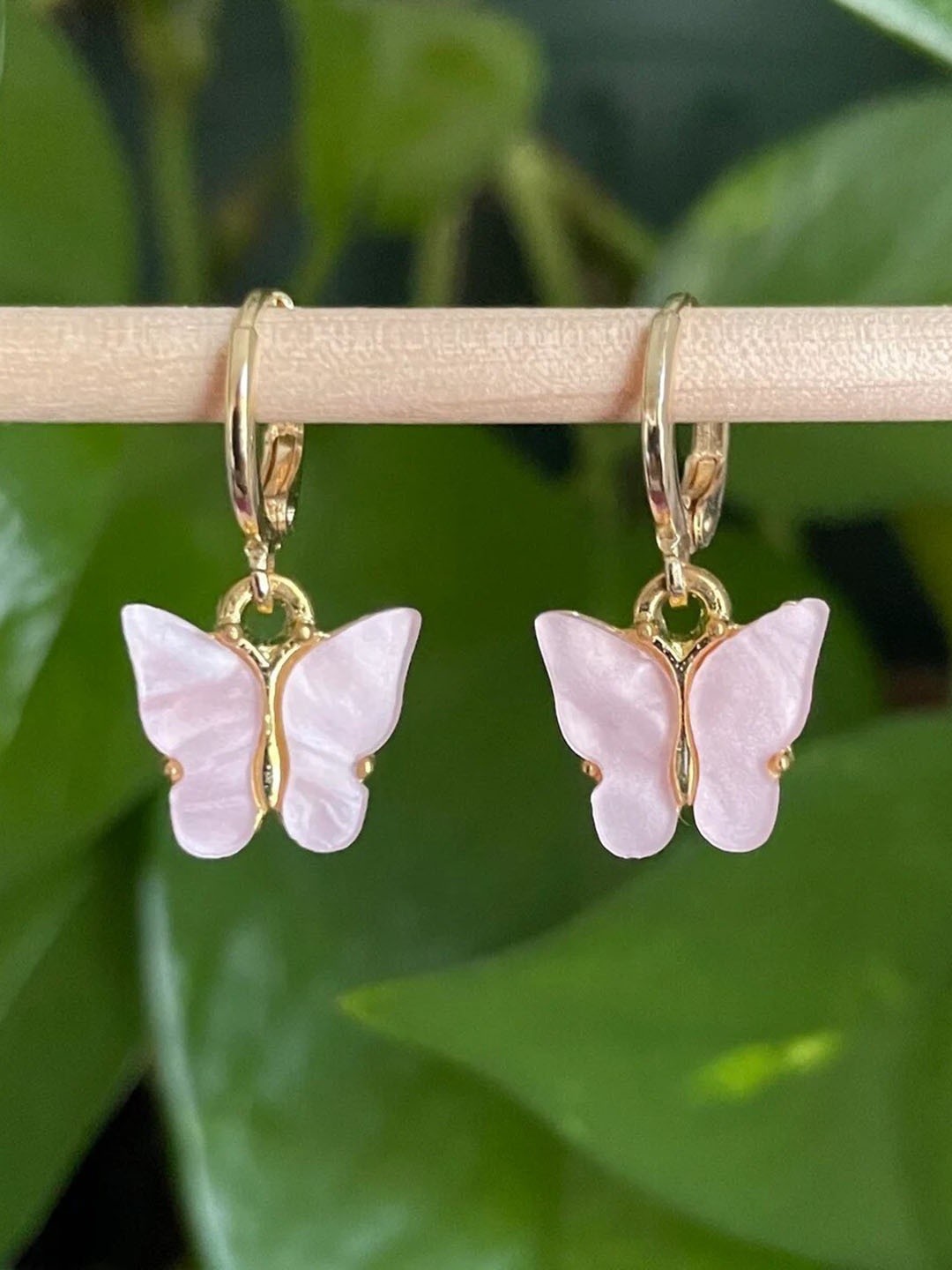 

Pinapes Pink Classic Drop Earrings