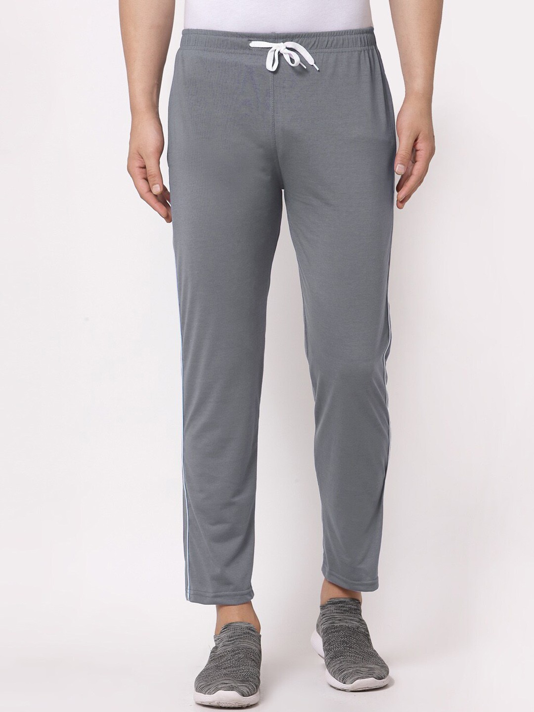 

KLOTTHE Men Grey Solid Cotton Track Pants