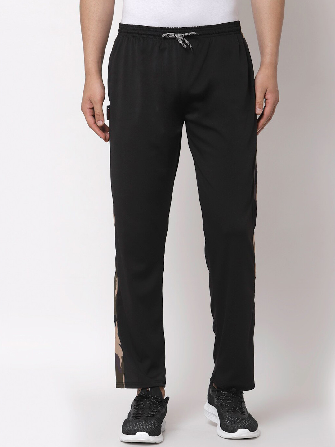 

KLOTTHE Men Black Solid Track Pants