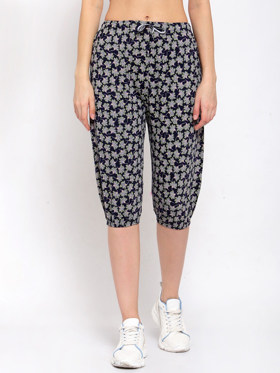 

KLOTTHE Women Printed Regular Fit Capris, Navy blue
