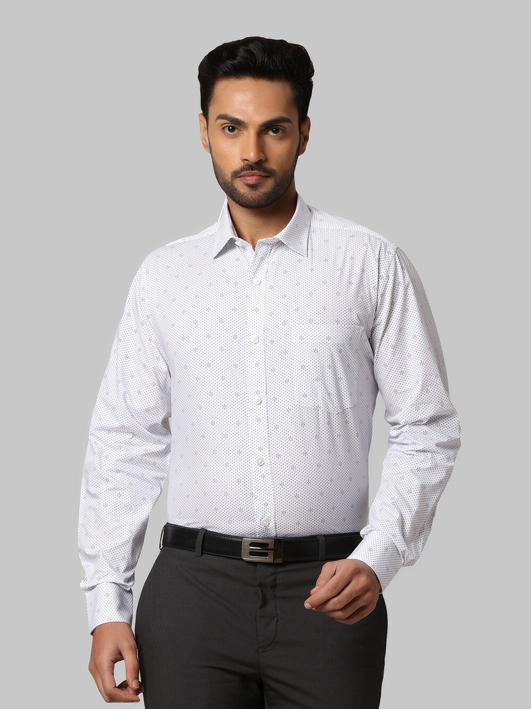 

Park Avenue Men Blue Checked Formal Shirt