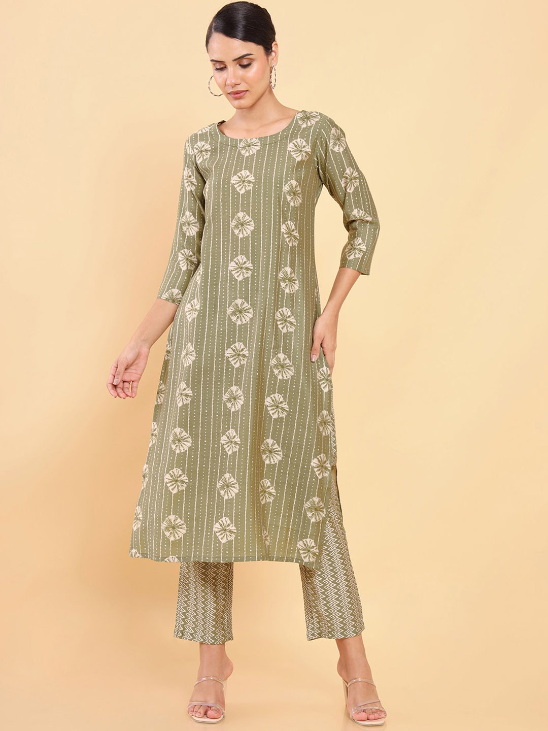 

Soch Women Green Printed Kurta with Trousers