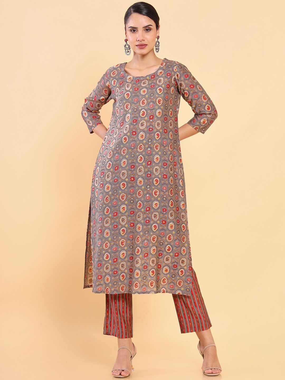 

Soch Women Grey Ethnic Motifs Printed Kurta with Trousers