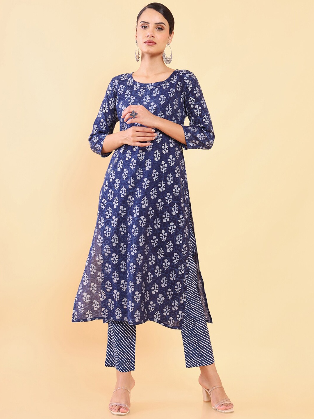 

Soch Women Navy Blue Ethnic Motifs Printed Kurta with Trousers