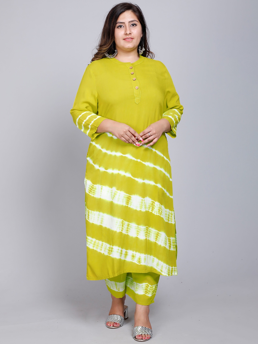 

PNEHA Women Green Bandhani Printed Kurta with Trousers