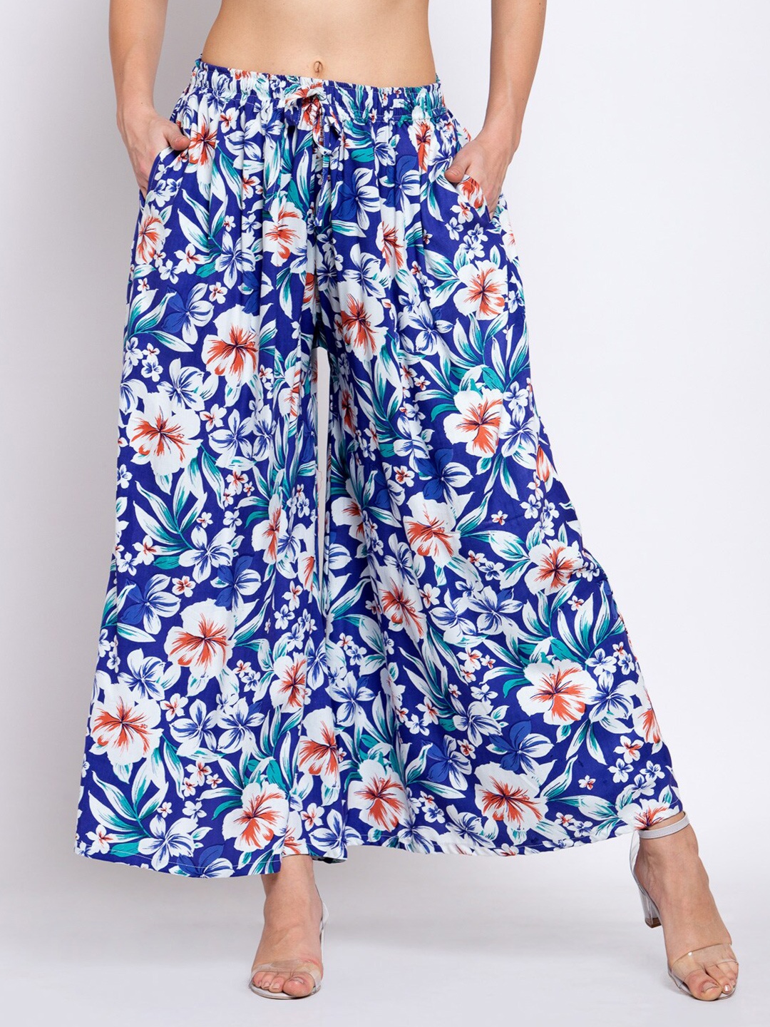 

KLOTTHE Women Blue & White Floral Printed Palazzos