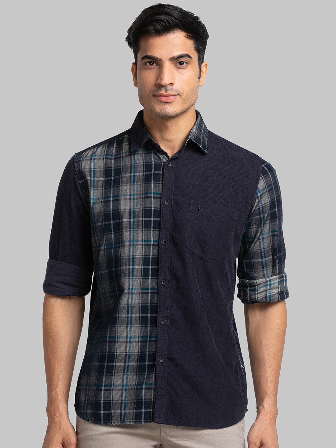 

Parx Men Blue Slim Fit Checked Casual Shirt