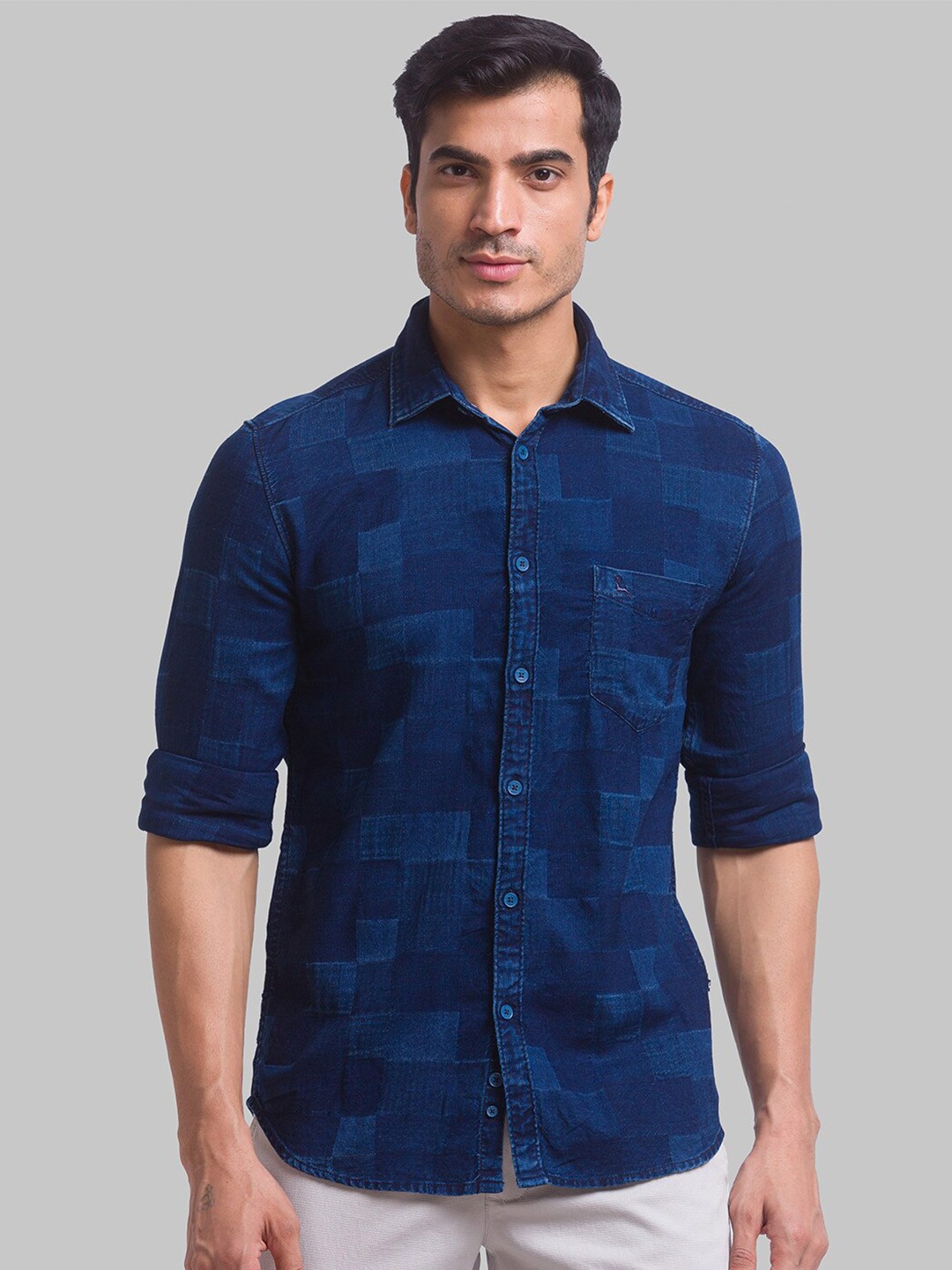 

Parx Men Blue Slim Fit Checked Casual Shirt