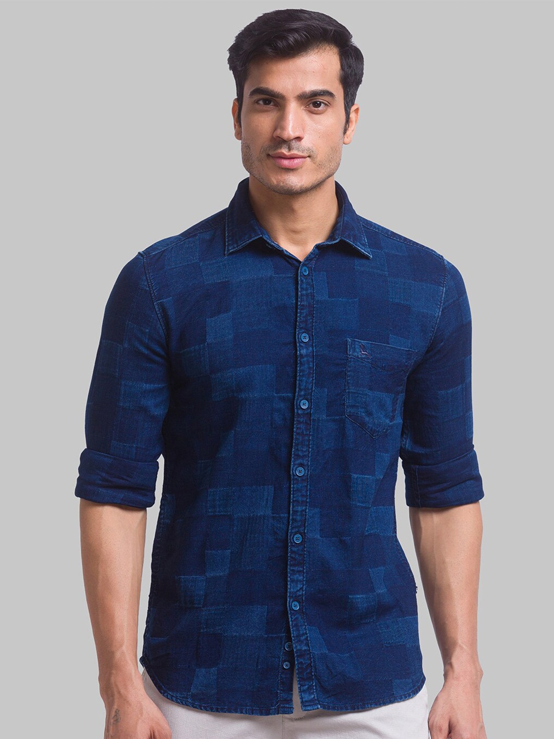 

Parx Men Blue Slim Fit Checked Casual Shirt