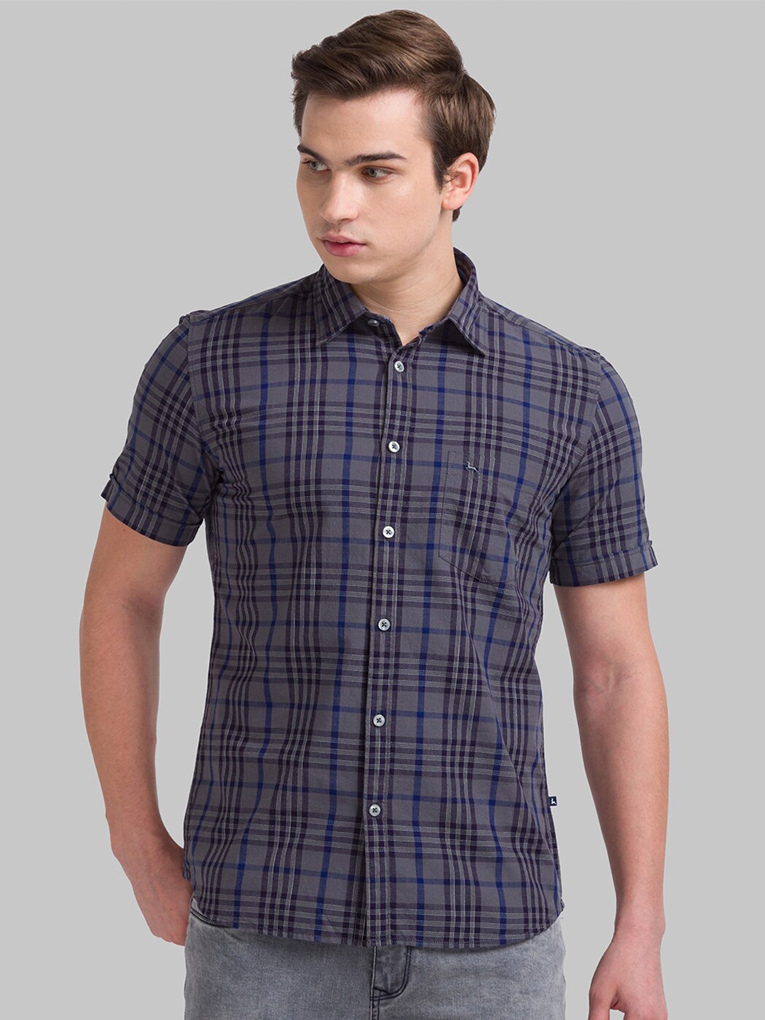 

Parx Men Grey Slim Fit Checked Casual Shirt