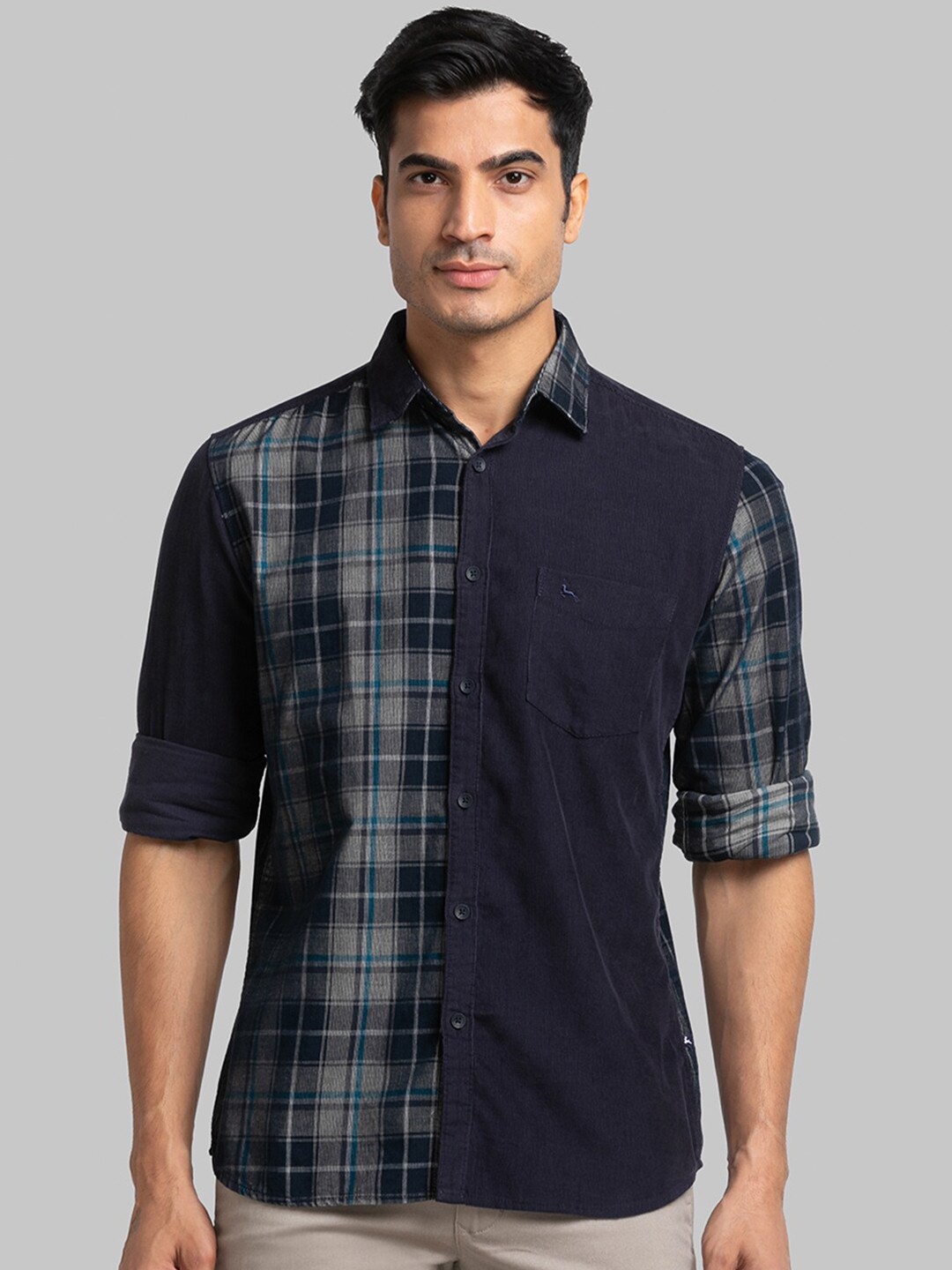 

Parx Men Blue Slim Fit Checked Casual Shirt