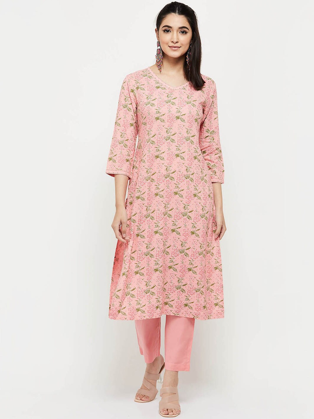 

max Women Pink Floral Printed Kurta with Trousers