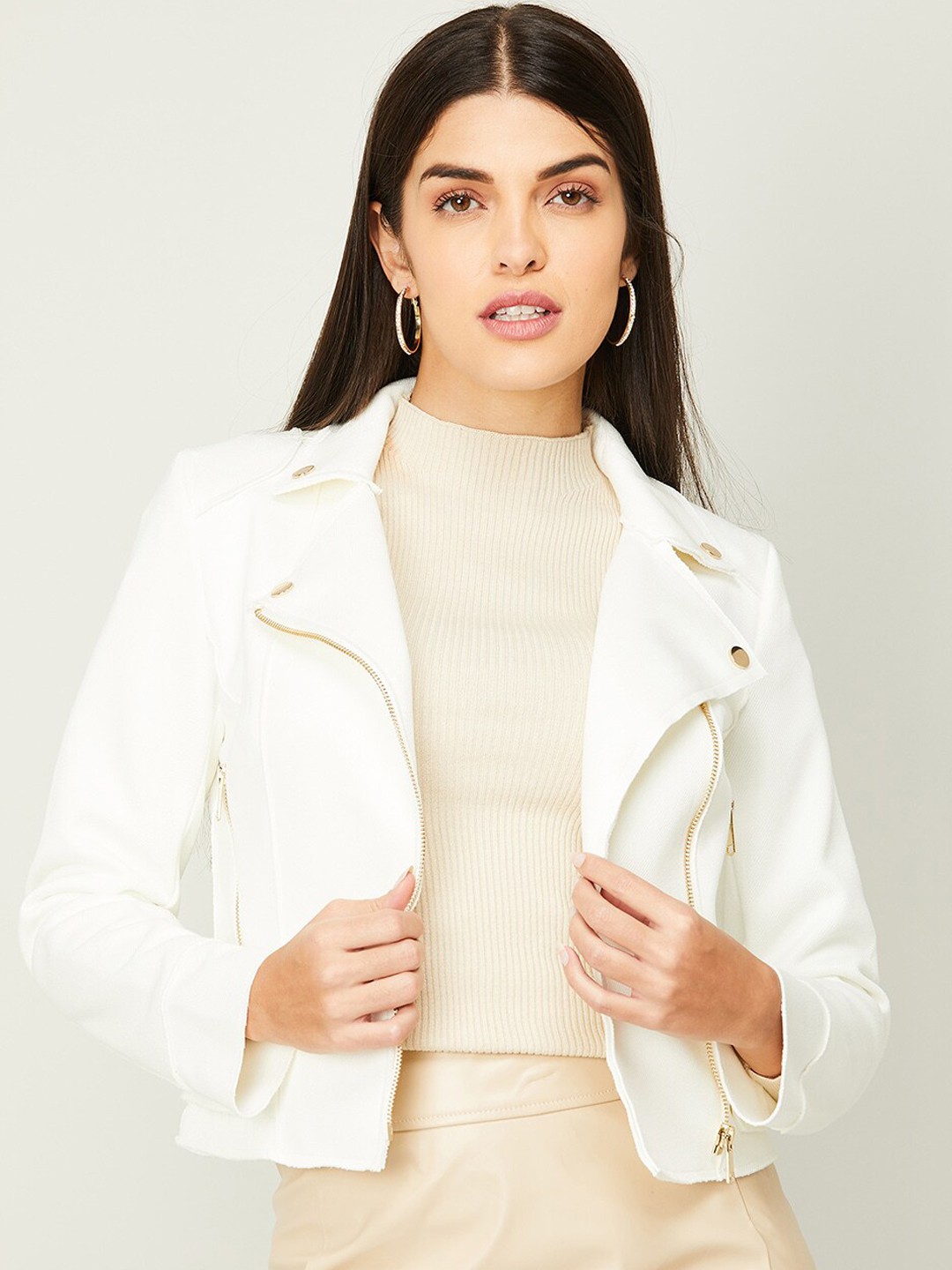 

Ginger by Lifestyle Women White Acrylic Lightweight Tailored Jacket
