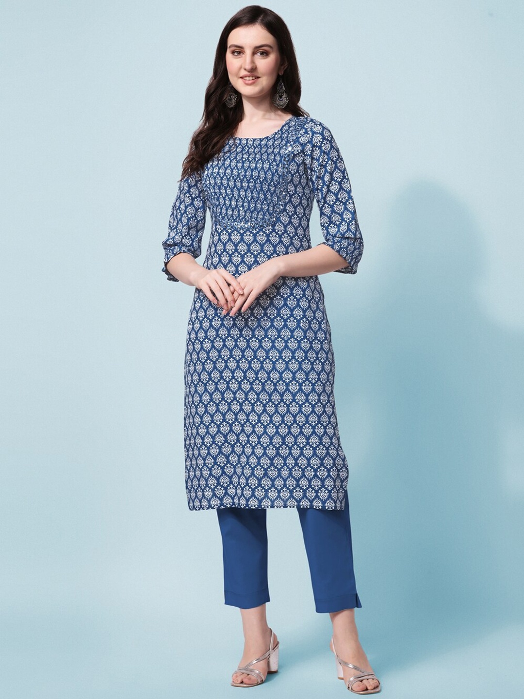 

KALINI Women Blue Geometric Printed Keyhole Neck Flared Sleeves Kurta