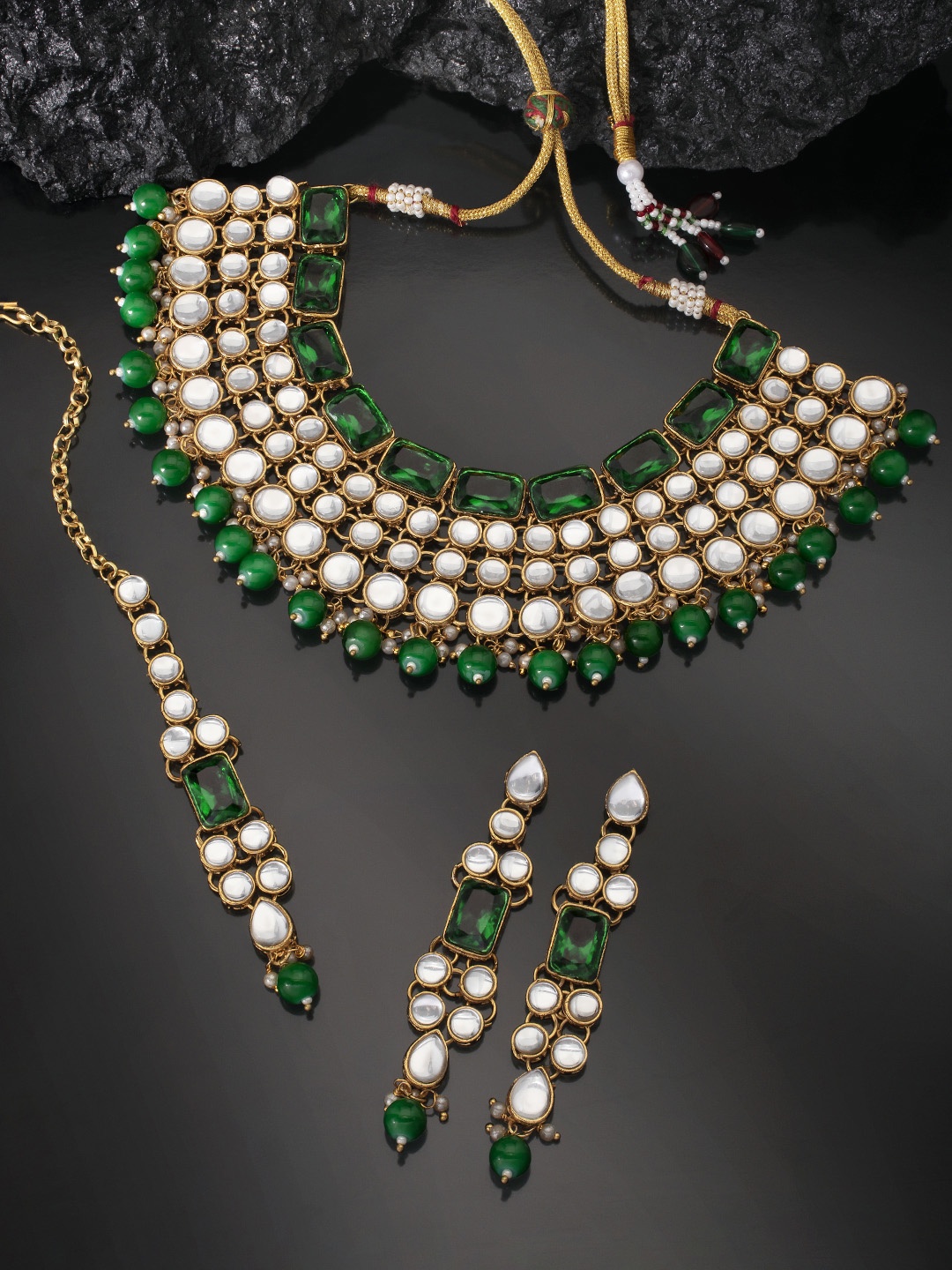 

Peora Green & Gold-Plated Choker Necklace With Earings & Maang Tikka