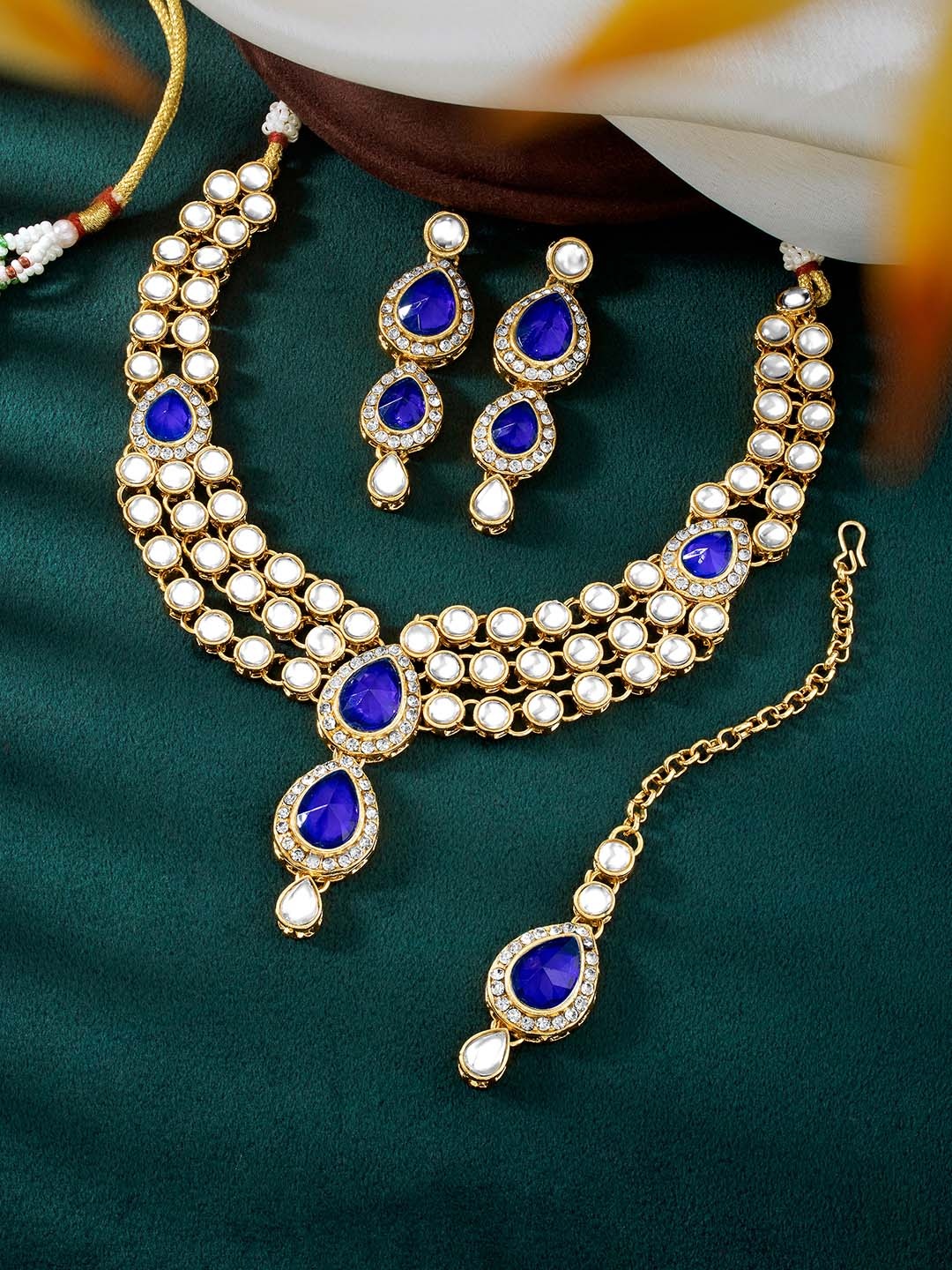 

Peora Blue Gold Plated Kundan Studded Jewellery Set