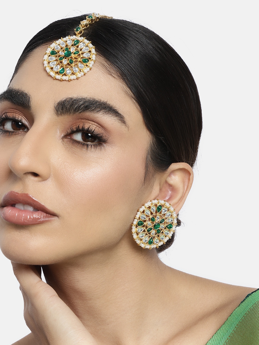 

Peora Green Gold-Plated Kundan Faux Pearl Studded Earrings & Maang Tika Jewellery Set
