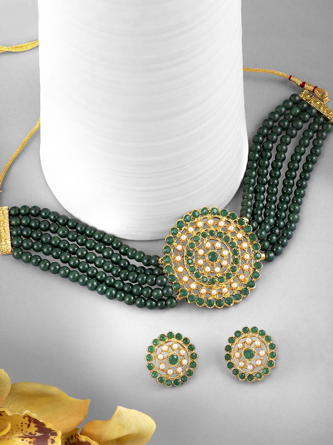 

Peora Gold-Plated & Green Kundan Studded Necklace Set