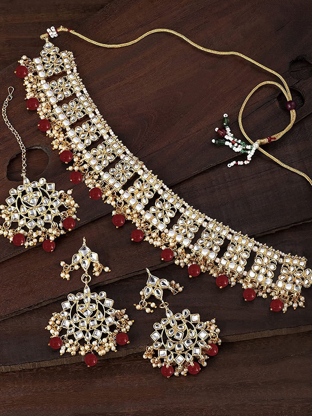 

Peora Maroon Gold-Plated Kundan Studded Jewellery Set