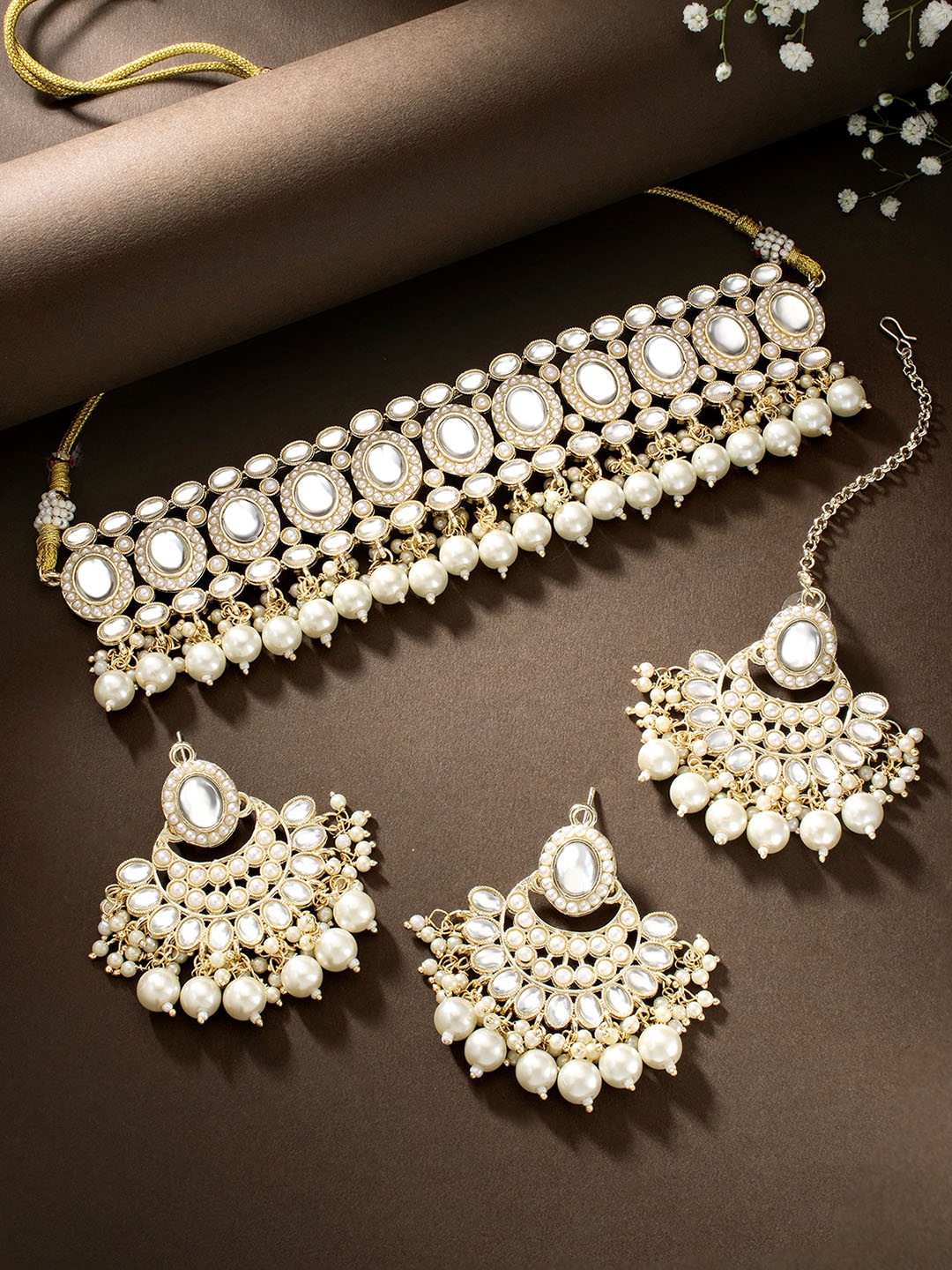 

Peora White Gold-Plated Kundan Pearl Studded Choker Necklace Jewellery Set