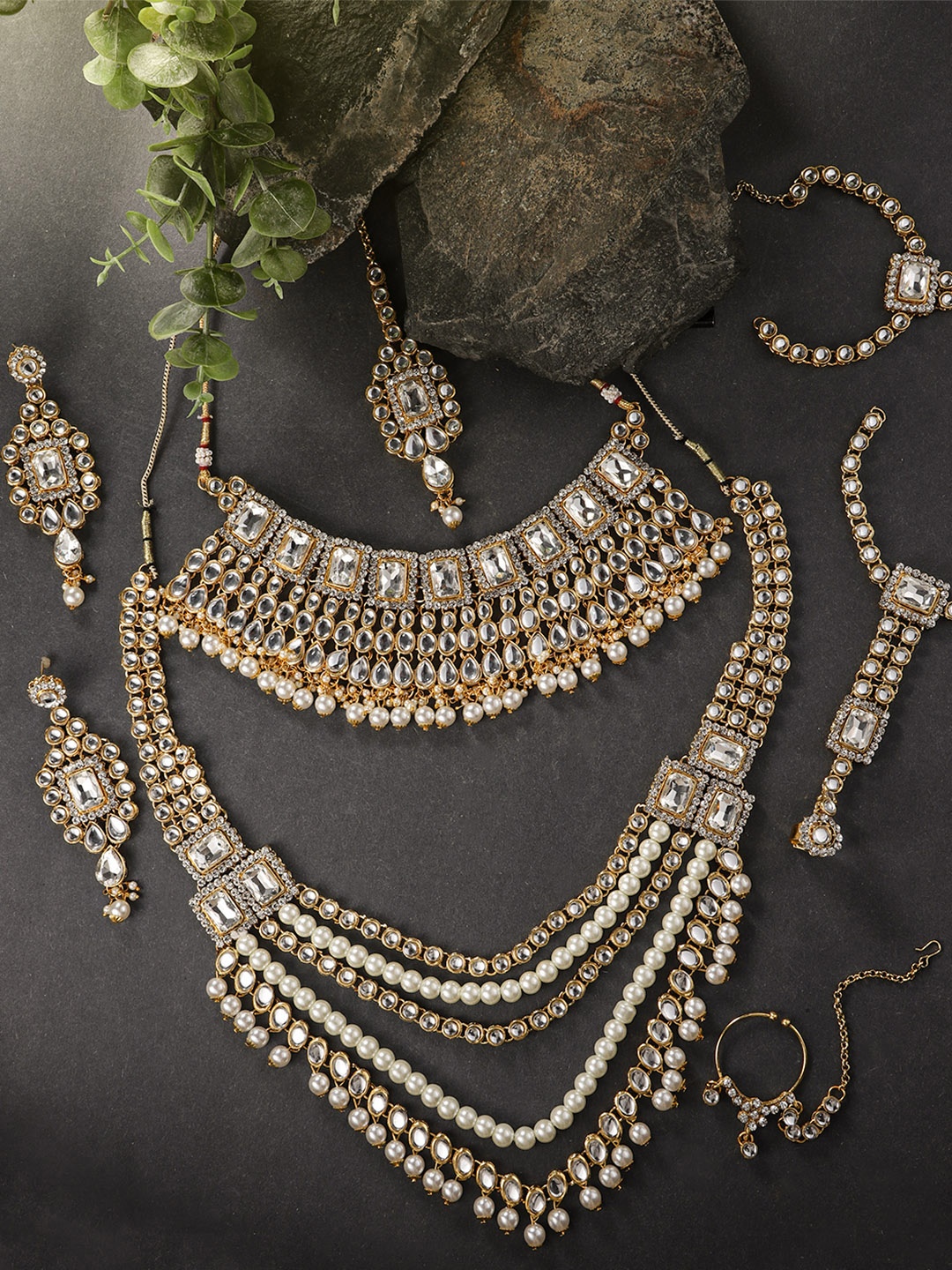 

Peora Women White Gold-Plated Kundan Studded Bridal Jewellery Set